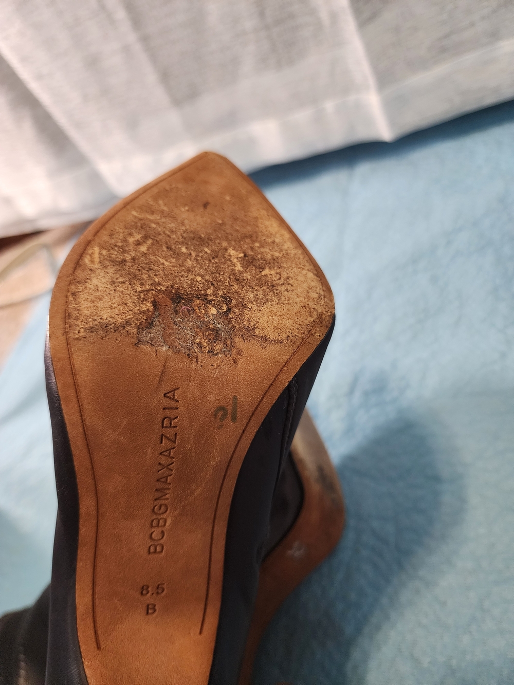 BCBGMAXAZRIA Black Pointed Toe Pumps - Black